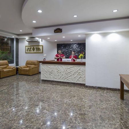 Grand Puri Saron Hotel Malioboro Yogyakarta Exterior foto